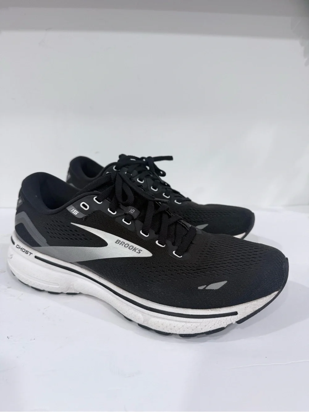 Brooks Men’s Black and White Athletic Running Shoes